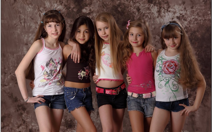 Fashion Show, fünf schöne kleine Mädchen, Kinder Hintergrundbilder Bilder