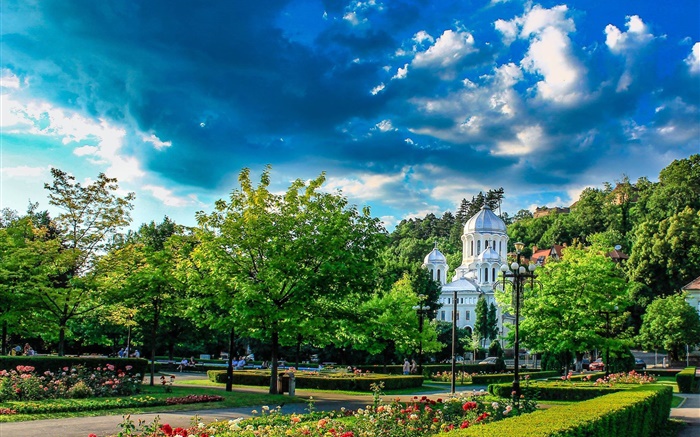 Botanischer Garten, Rumänien, Bäume, Häuser, Wolken Hintergrundbilder Bilder