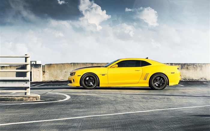 Chevrolet Camaro RS Gelbes Auto Seitenansicht Hintergrundbilder Bilder