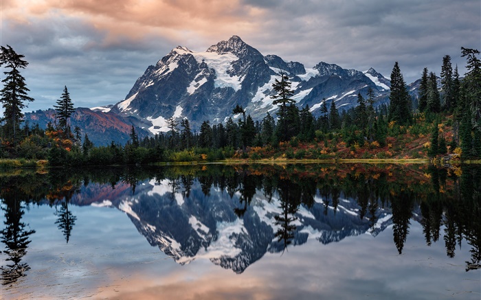 USA, Mount Shuksan, See, Bäume, Wasserreflexion Hintergrundbilder Bilder